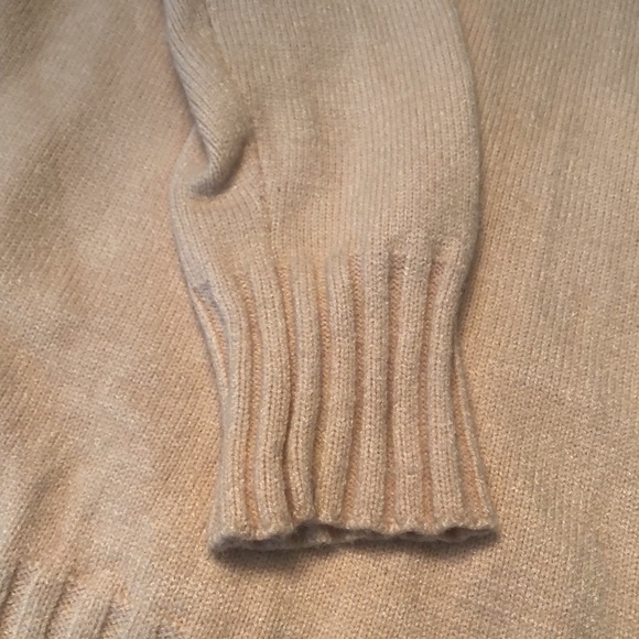 Cream turtleneck sweater - Picture 3 of 3